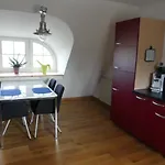 Im Reetdachhaus Hallerhus * Ahrenviol