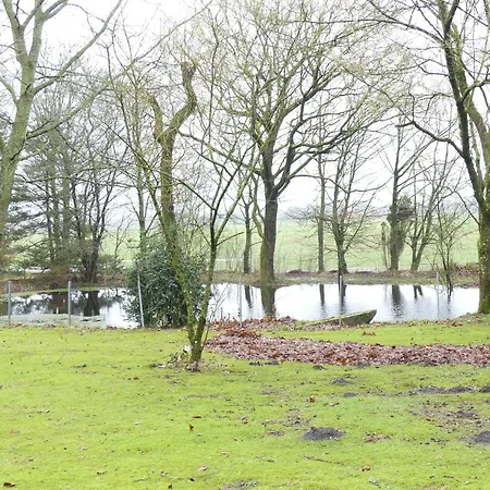 Im Reetdachhaus Hallerhus Apartment Ahrenviol