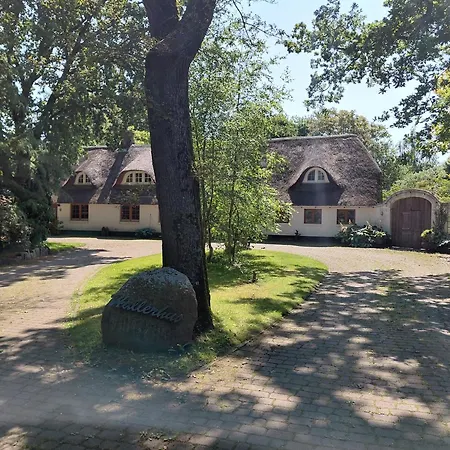 Im Reetdachhaus Hallerhus Apartment Ahrenviol