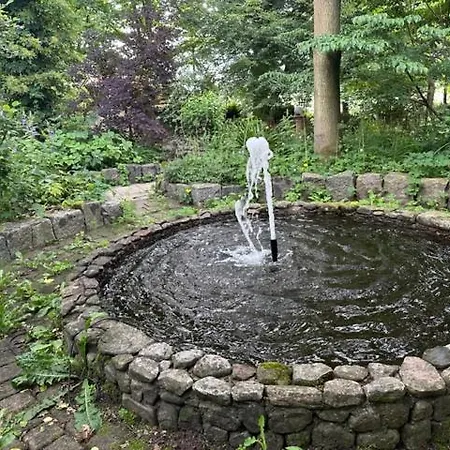 Apartment Im Reetdachhaus Hallerhus *